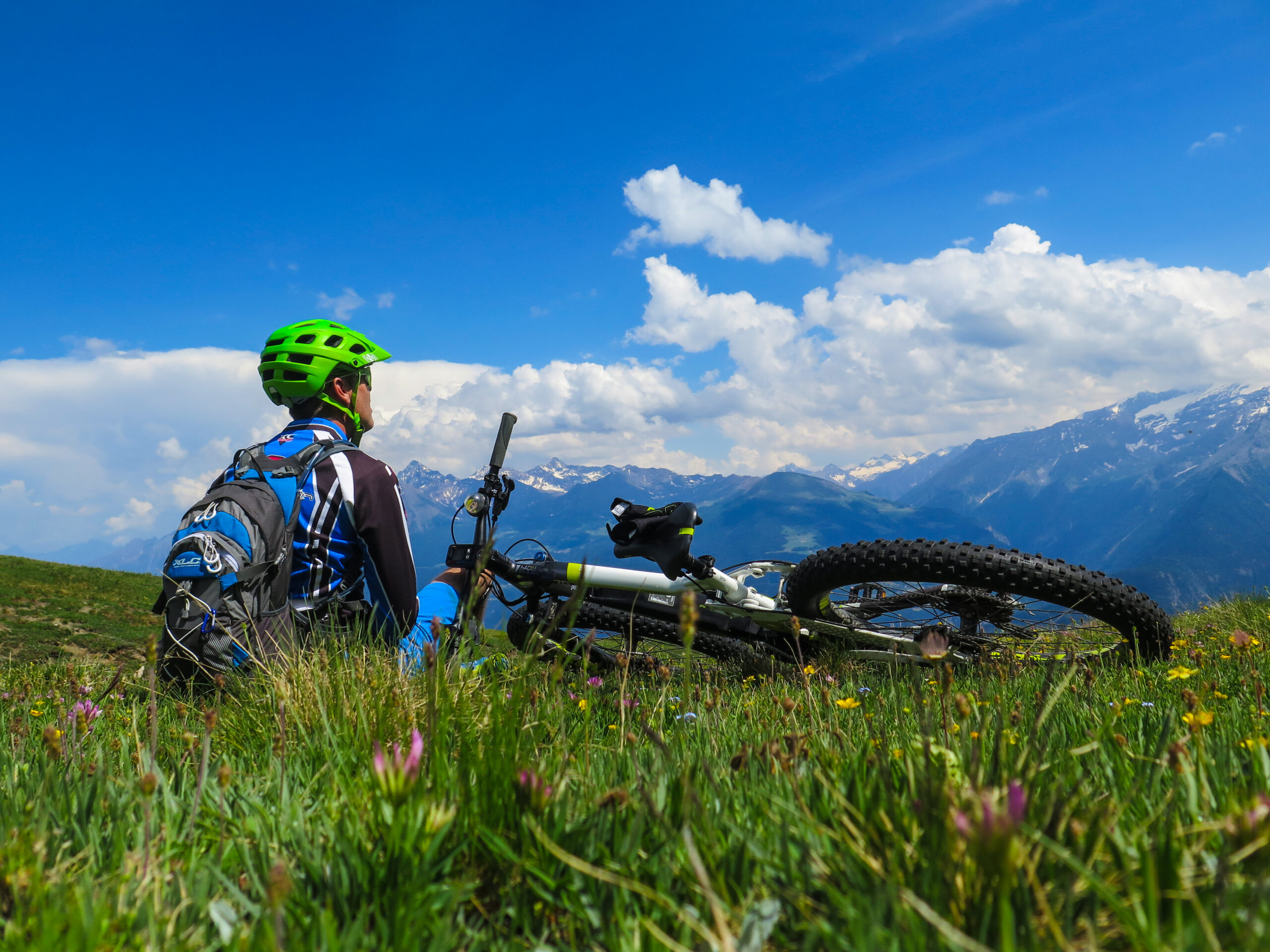 Esplorazioni guidate in e-bike del lato Wild del Monte Bianco_Maison Musee Berton La Thuile Monte Bianco