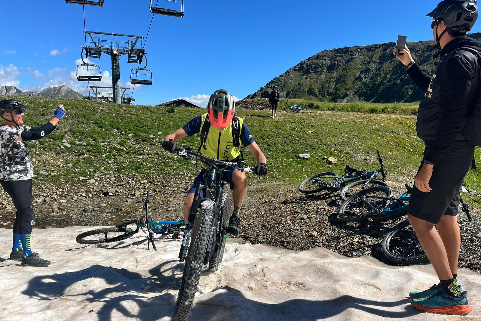 Esplorazioni e-bike lato wild Monte Bianco Maison Musee Berton La Thuile Valle d'Aosta